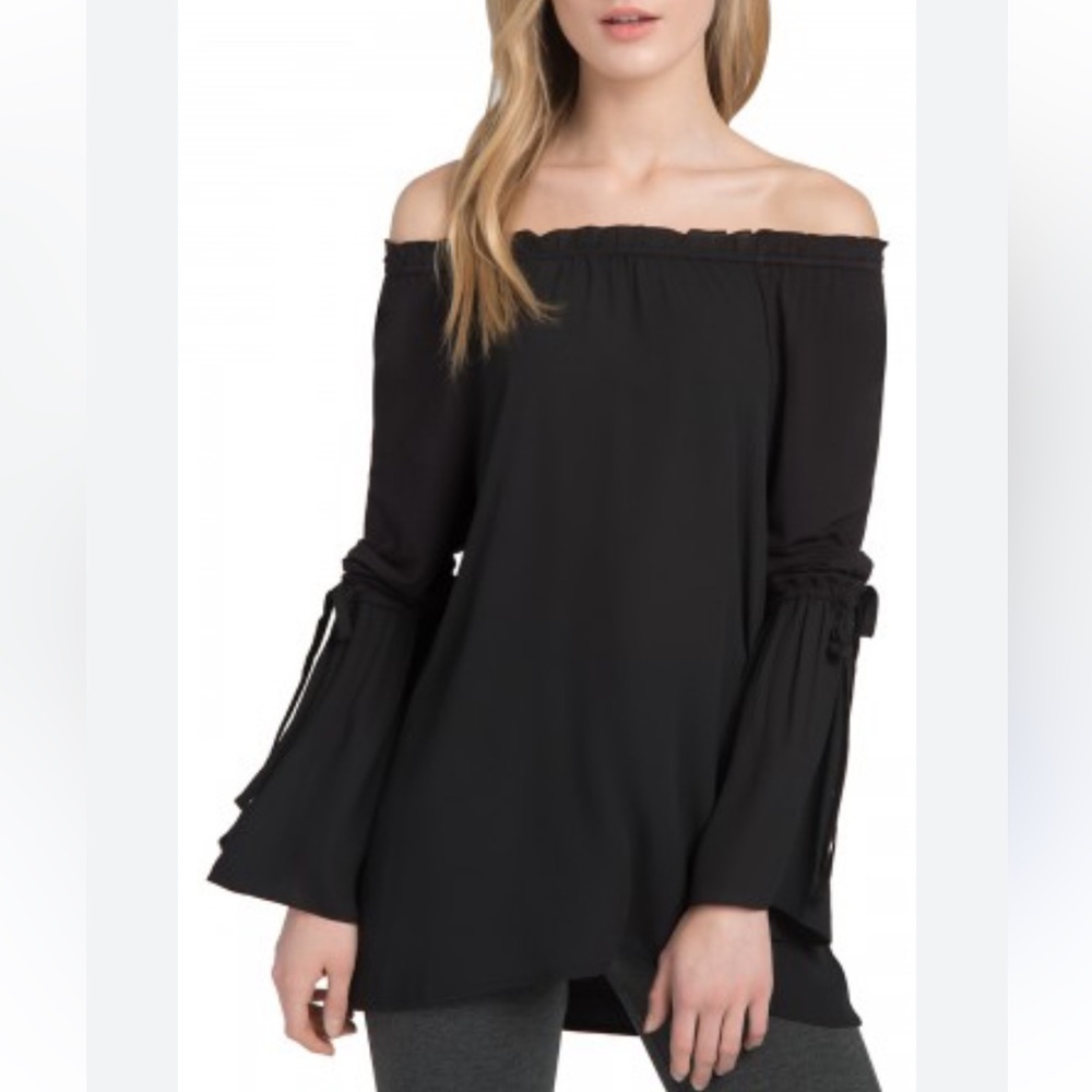 Lysse 🎉host pickx2🎉🎈Acadia long sleeve off or on the shoulder top